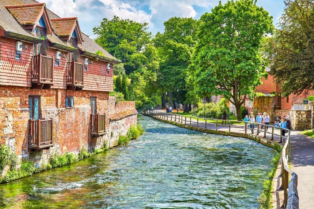 Central Chic 3 Bed, Great Location Winchester Exteriér fotografie